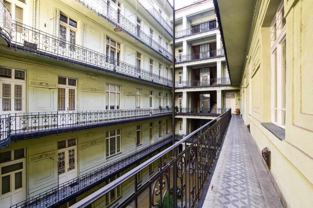 Chess Table - Lovely Home On The Shopping Street Budapest Exterior photo